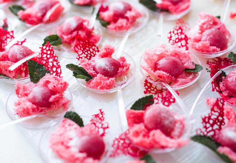 FOOD TRUCK We are always on the move. Track our location and come enjoy our delicious dishes, wherever we park!